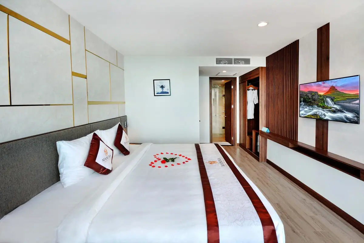 Hình ảnh minh họa: Senior Sea Room