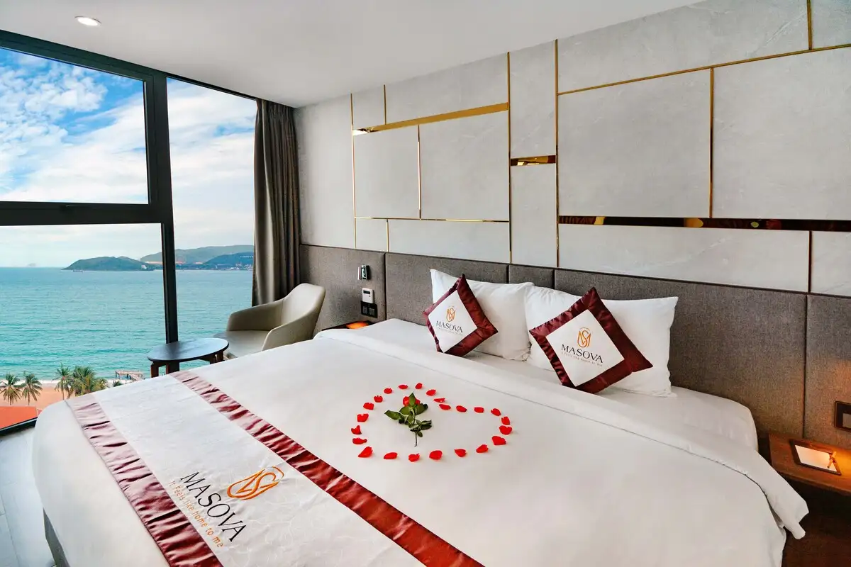 Hình ảnh minh họa: Senior Sea Room