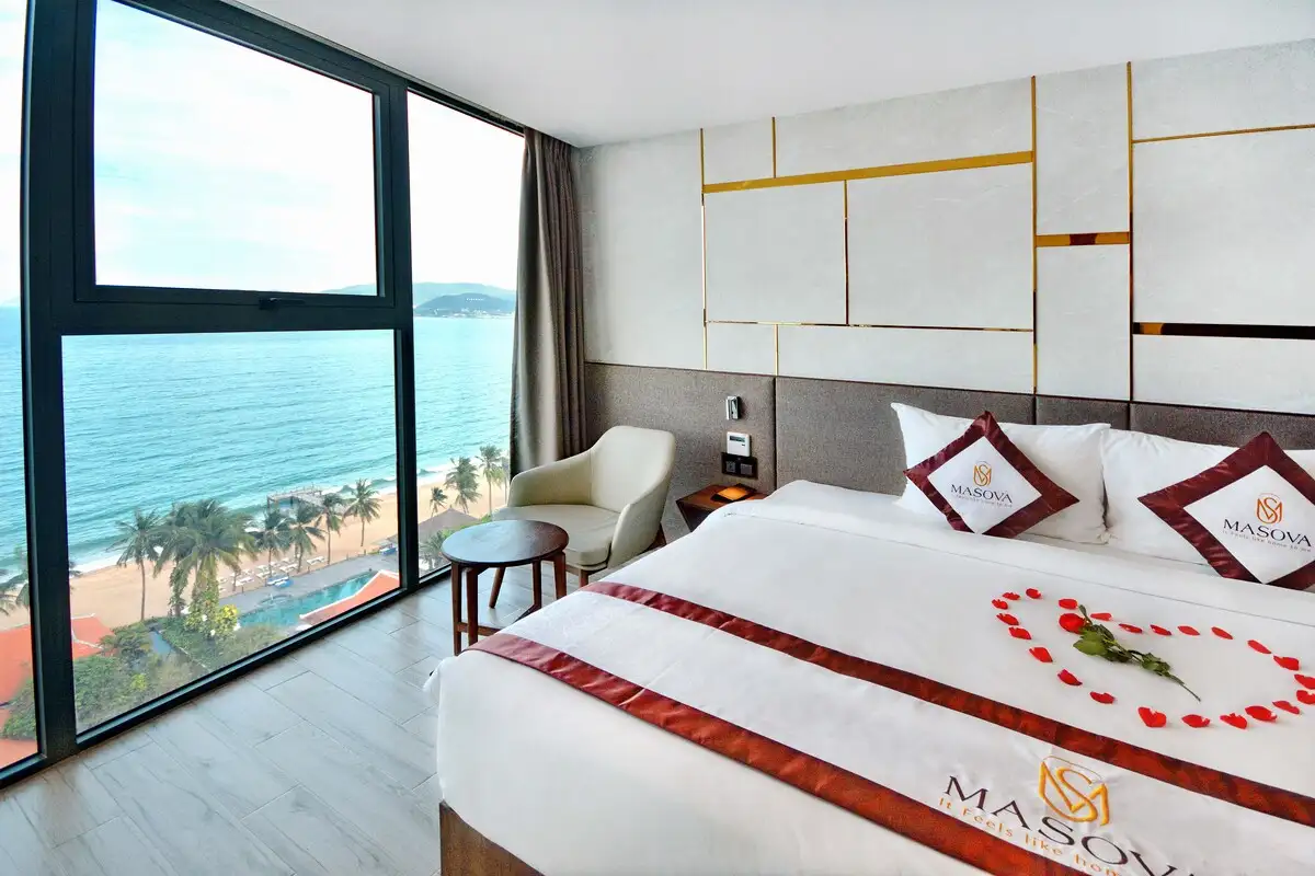 Hình ảnh minh họa: Senior Sea Room