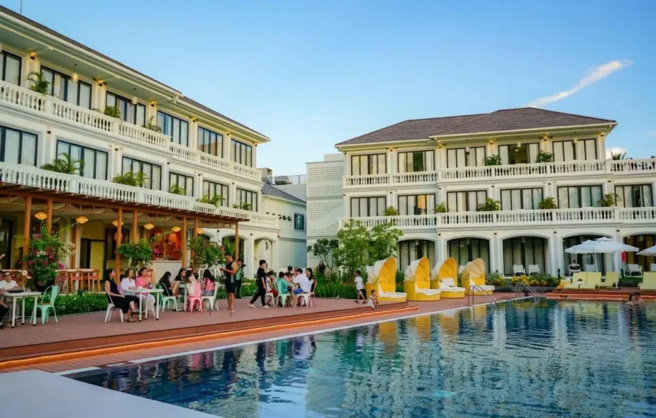 Moodhoian Riverside Resort & Spa