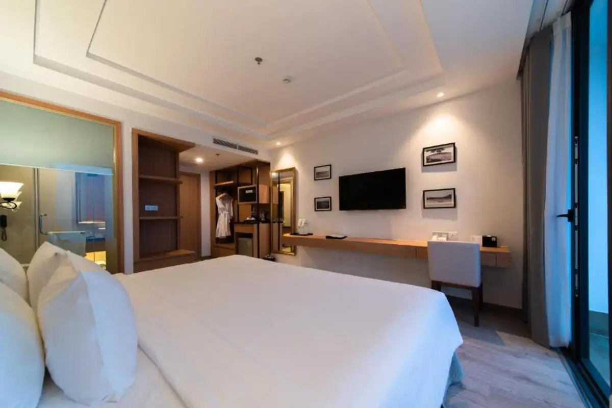 Hình ảnh minh họa: Deluxe Sea View With Balcony