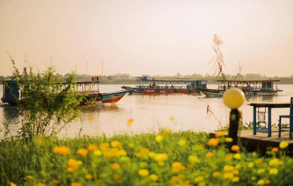 Vinh Hung Riverside Resort & Spa