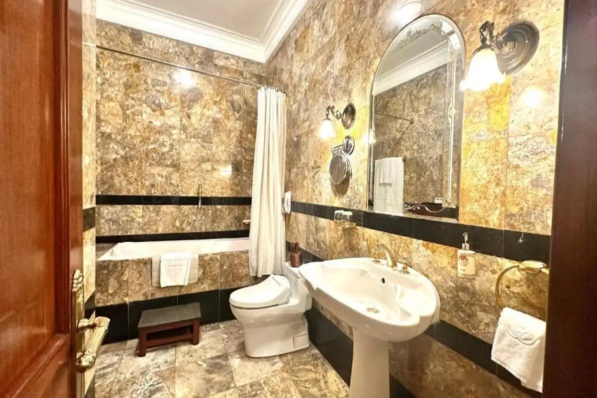 Hình ảnh minh họa: Century Pool Deluxe