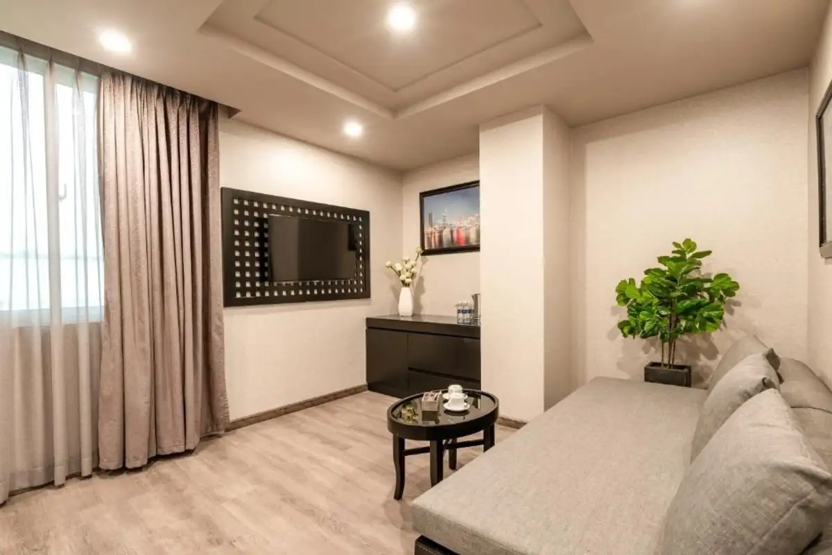 Hình ảnh minh họa: Family Suite (01 King Bed, 02 Sofa)