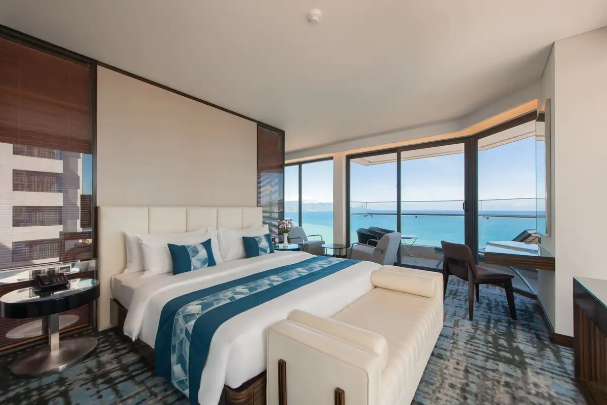 Hình ảnh minh họa: Queen Ann Suite Ocean View Balcony