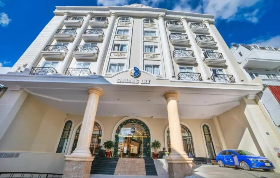 Sandals Lily Hotel
