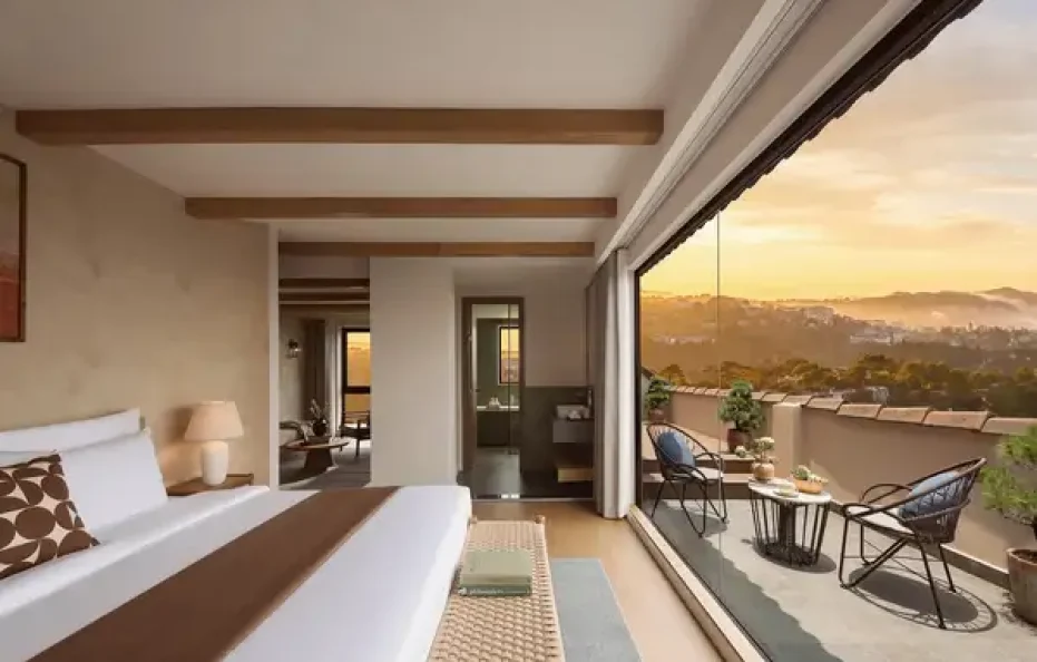 Grand Suite Valley View with Balcony